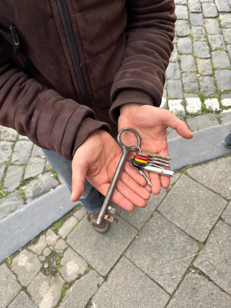 15d8b919-cdc5-4d78-bd0e-0ad1001c23a5