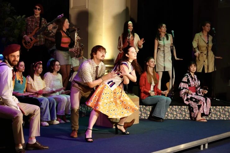 24) Spectacle classe de créativité