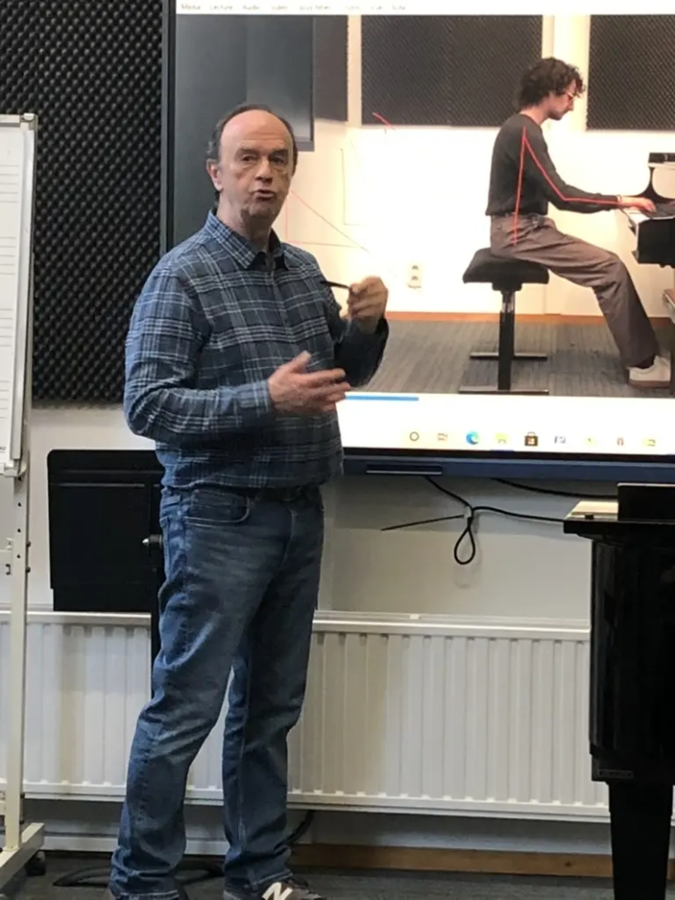 6D6A32FA-B6FD-4433-8FF1-B1AF2AA164C5_1_105_c