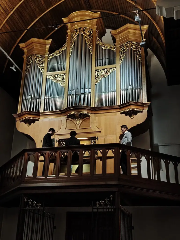 D7403530-2910-480B-9320-F0682E14ECD9_1_105_c