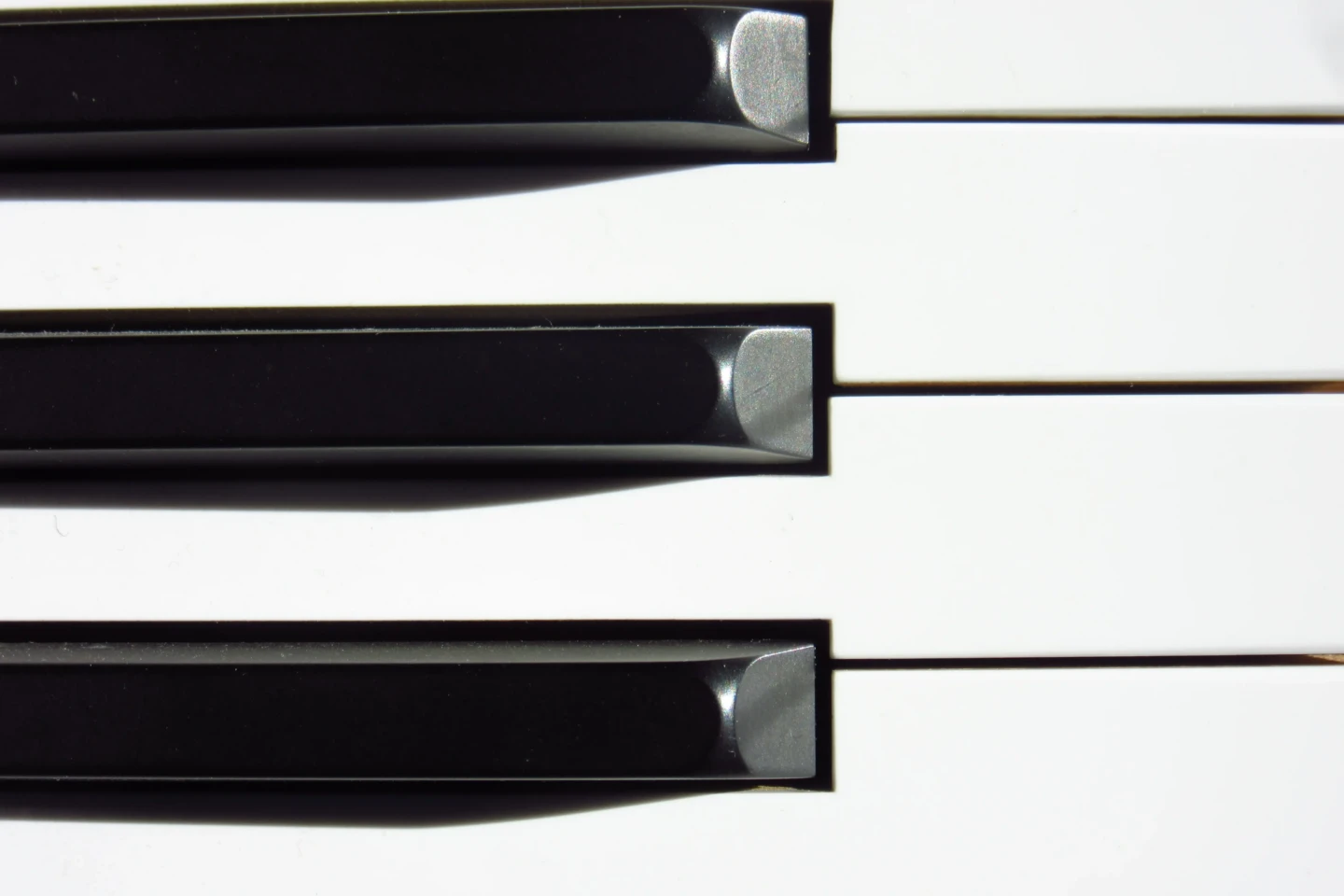 music-white-pattern-smooth-piano-black-1062693-pxhere.com