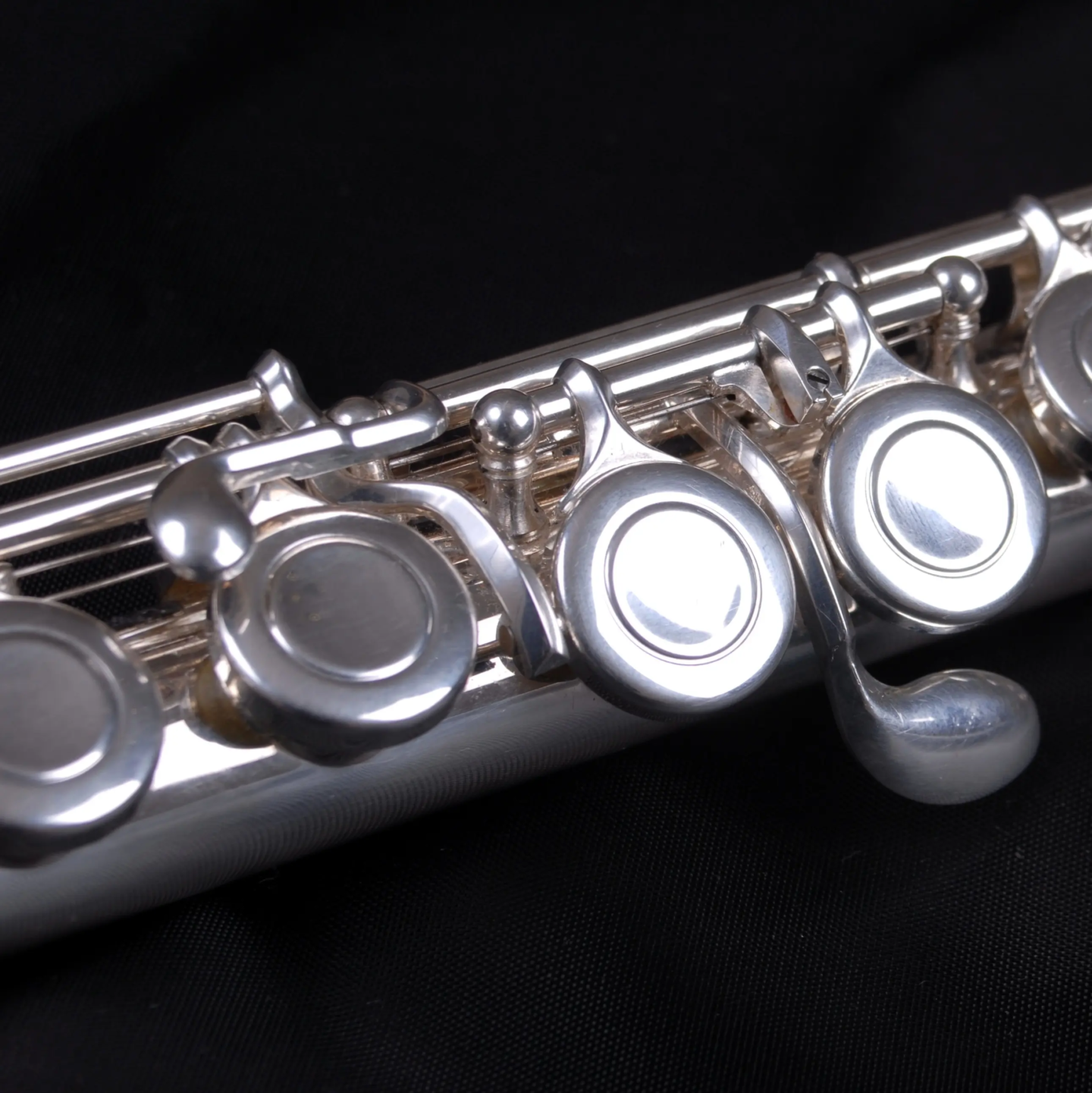 musical-instrument-western-concert-flute-guitar-woodwind-instrument-wind-instrument-flute-1370507-pxhere.com - copie